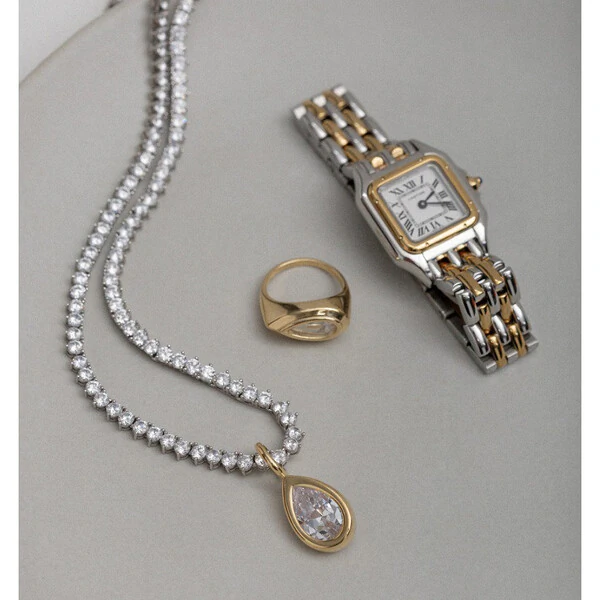 Pingente Cravação Inglesa Gota Aloganda Cristal Ouro