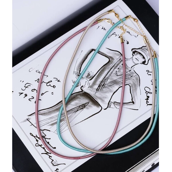 Colar Fio de Seda - Rosa Antigo