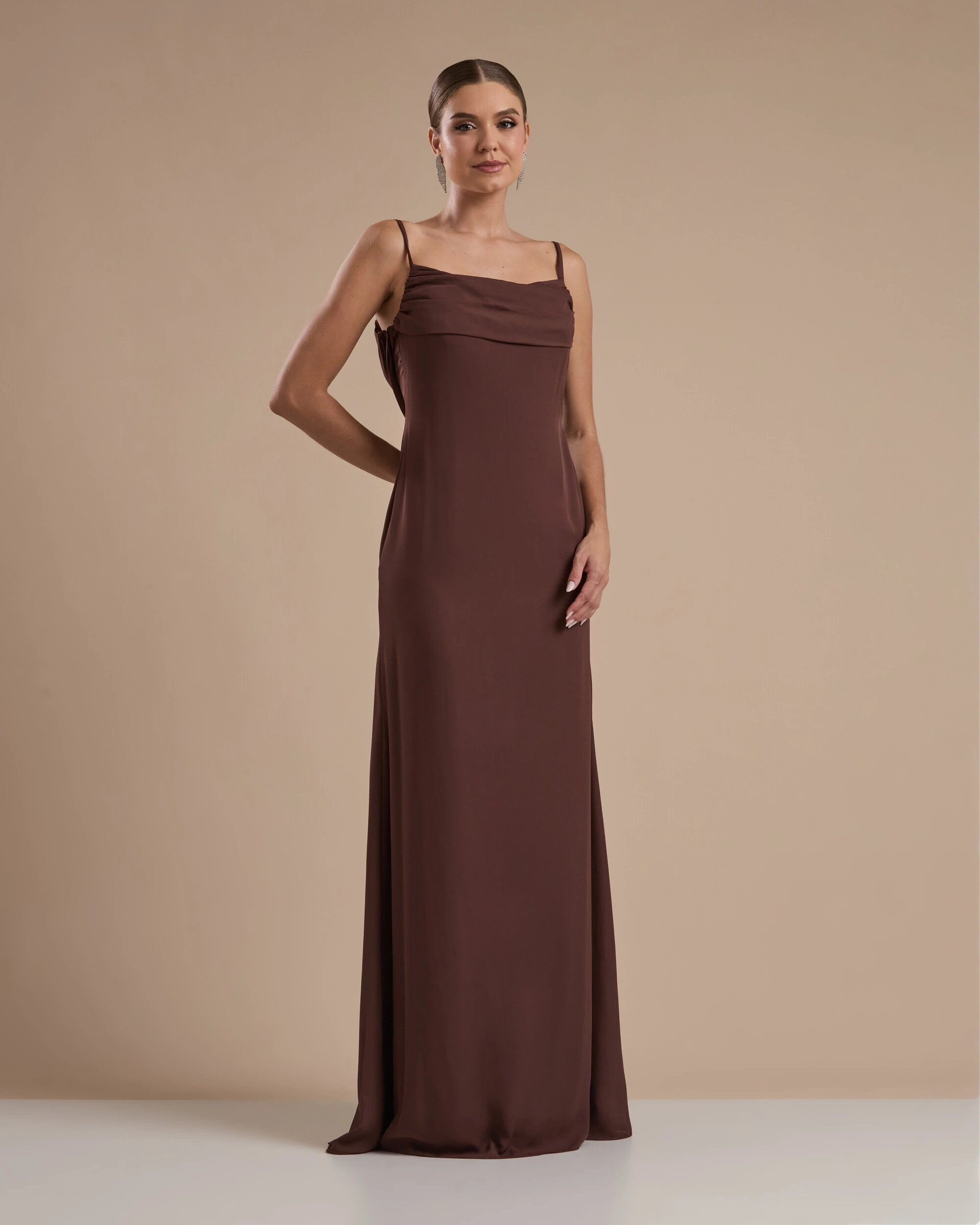 FotoVestido de Festa Longo Crepe Chiffon Costas Lenço Cauda Marrom