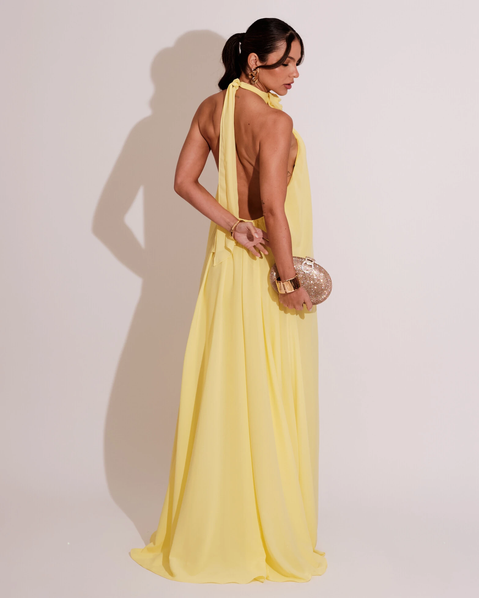 FotoVestido Longo Crepe Chiffon Frente Única Fluido Flor Removível Amarelo