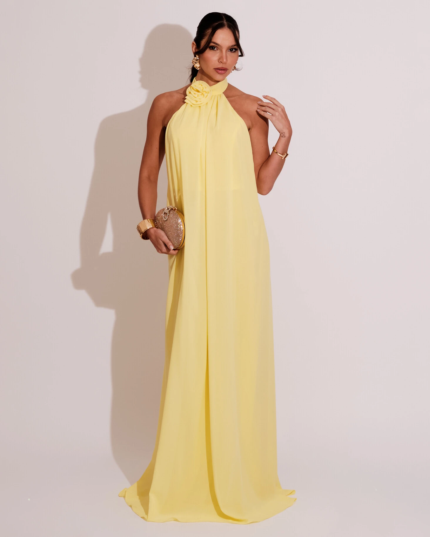 FotoVestido Longo Crepe Chiffon Frente Única Fluido Flor Removível Amarelo