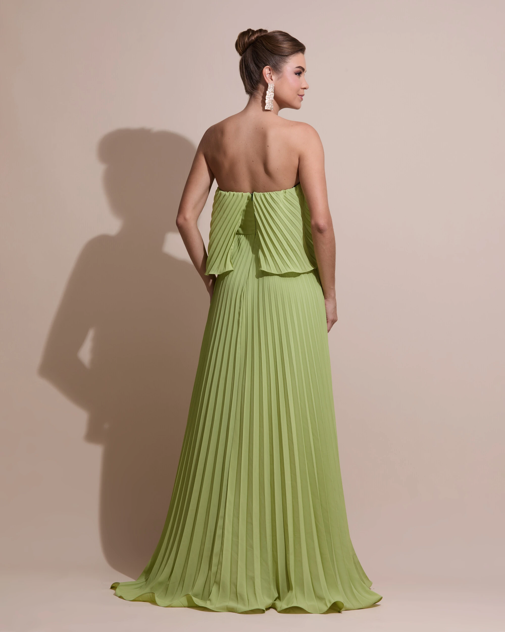 FotoVestido de Festa Longo Crepe Chiffon Tomara que Caia Plissado com Babado Cascata Verde Garden