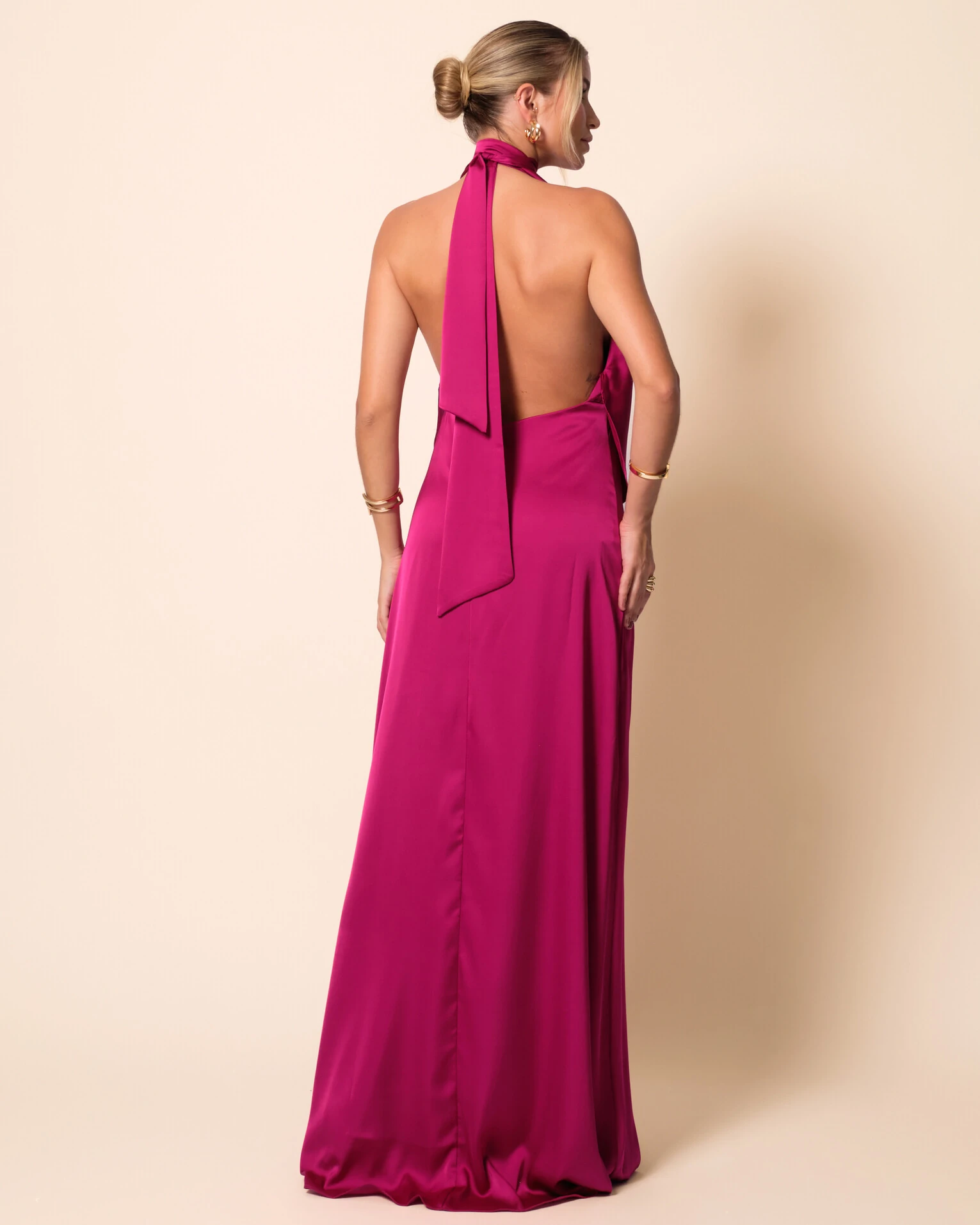 FotoVestido de Festa Longo Cetim Fluido Frente Única Degagê Mil Formas Beterraba