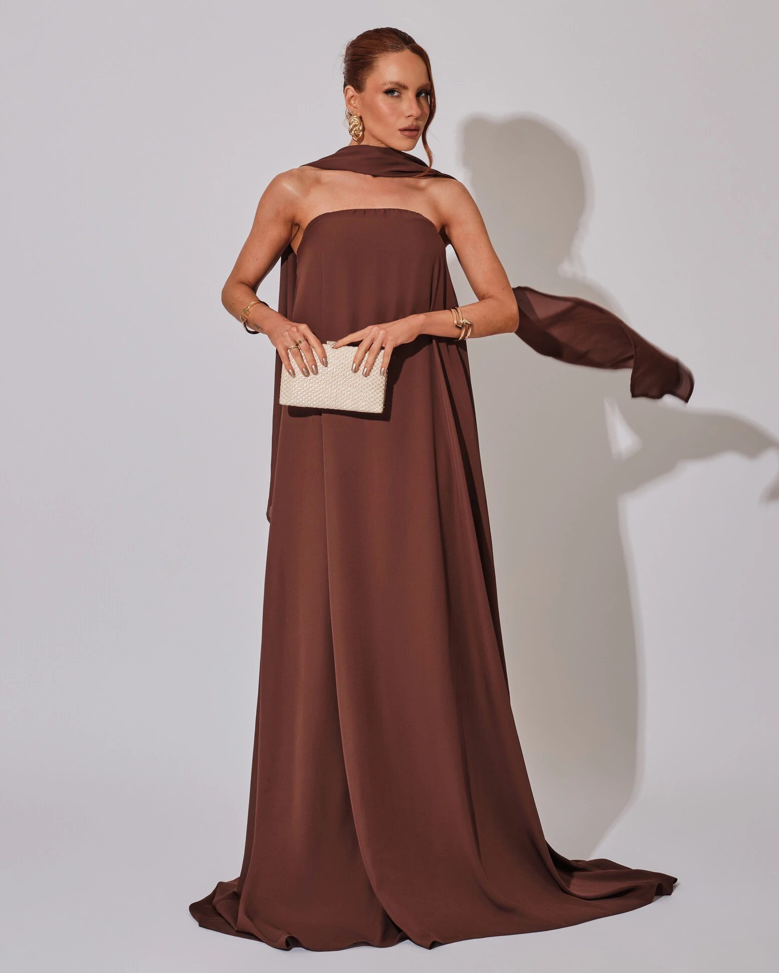 FotoVestido de Festa Longo Crepe Tomara que Caia com Lenço Marrom