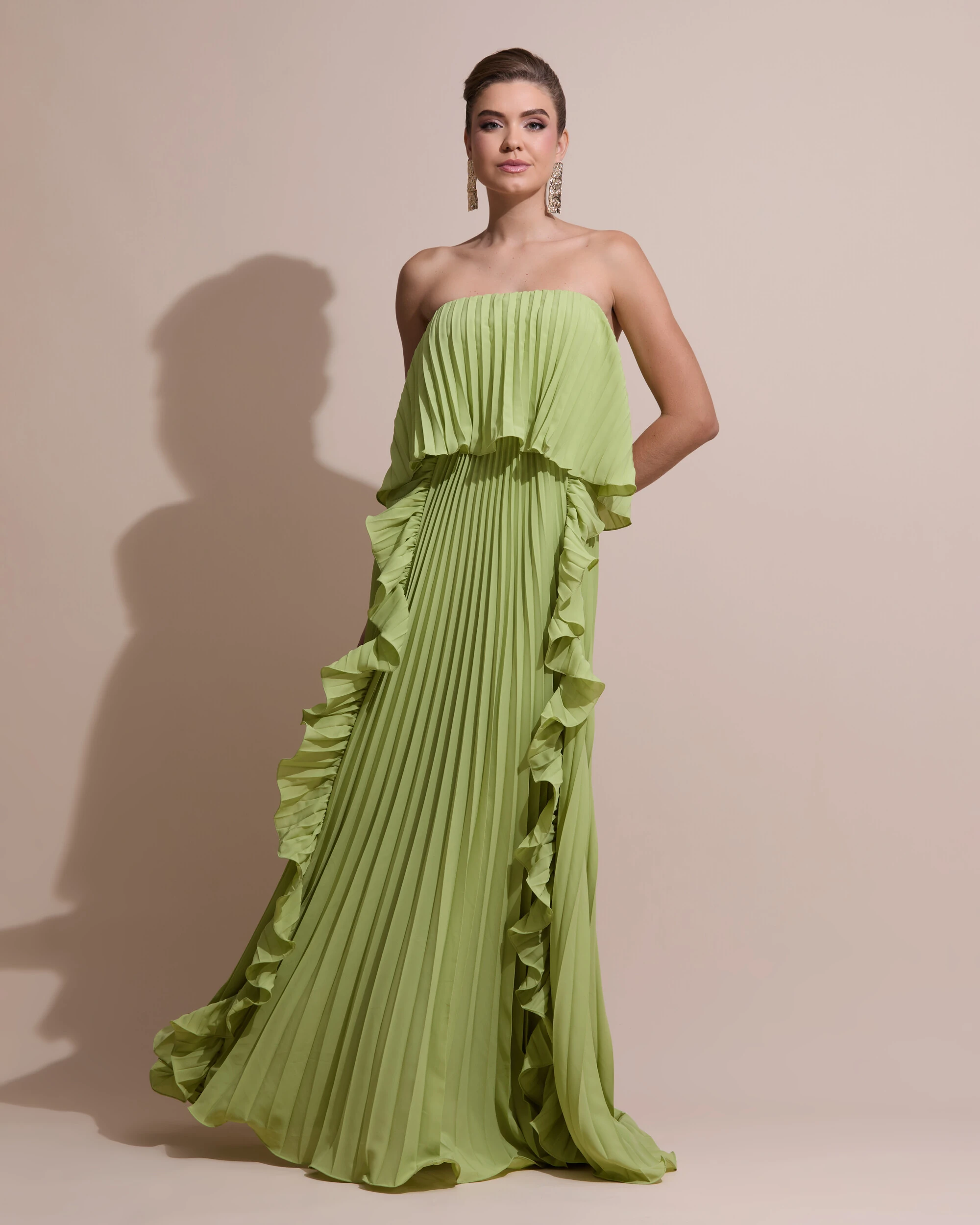 FotoVestido de Festa Longo Crepe Chiffon Tomara que Caia Plissado com Babado Cascata Verde Garden