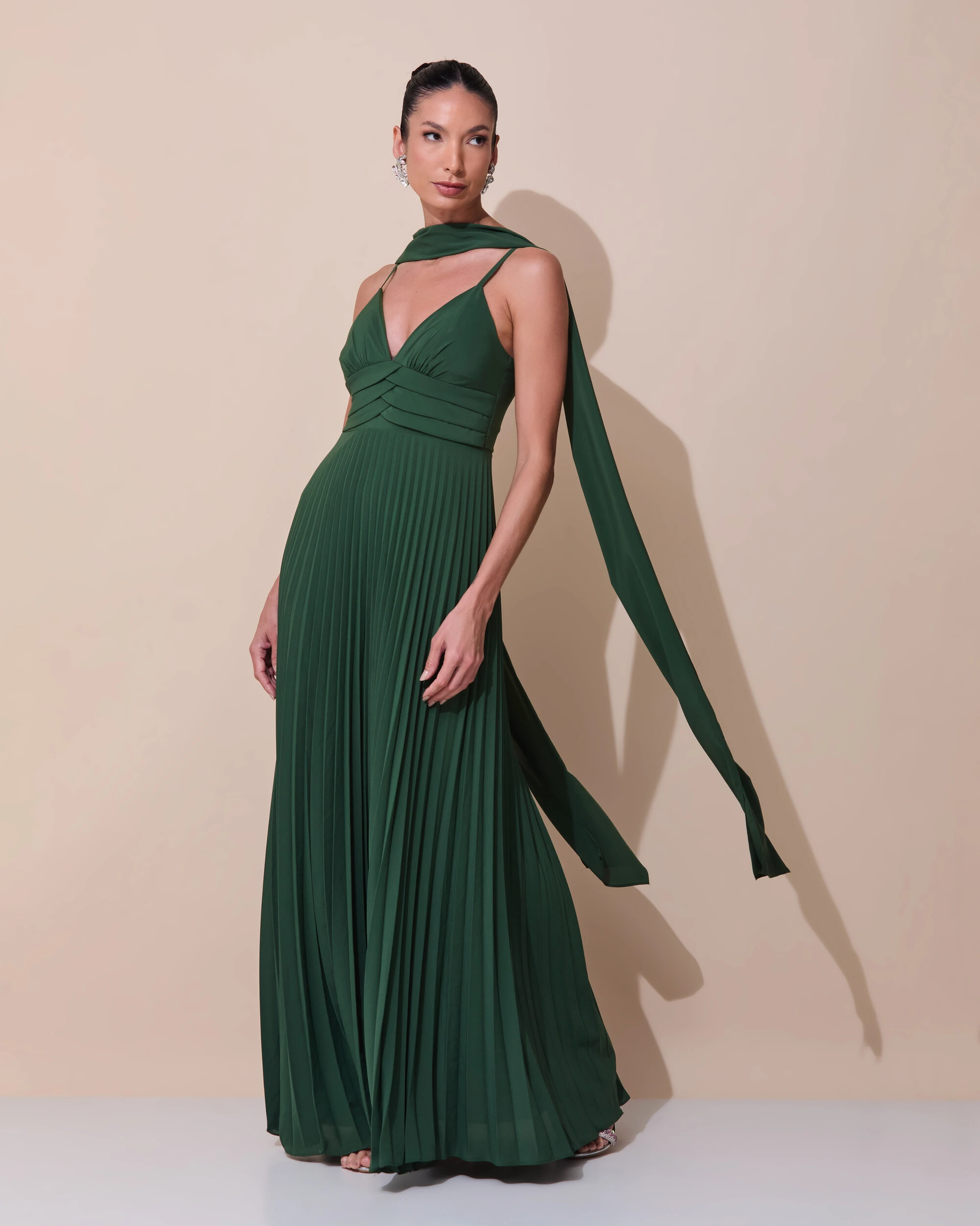 Foto Vestido de Festa Longo Plissado Crepe Chiffon com Alça e Lenço Verde Escuro New