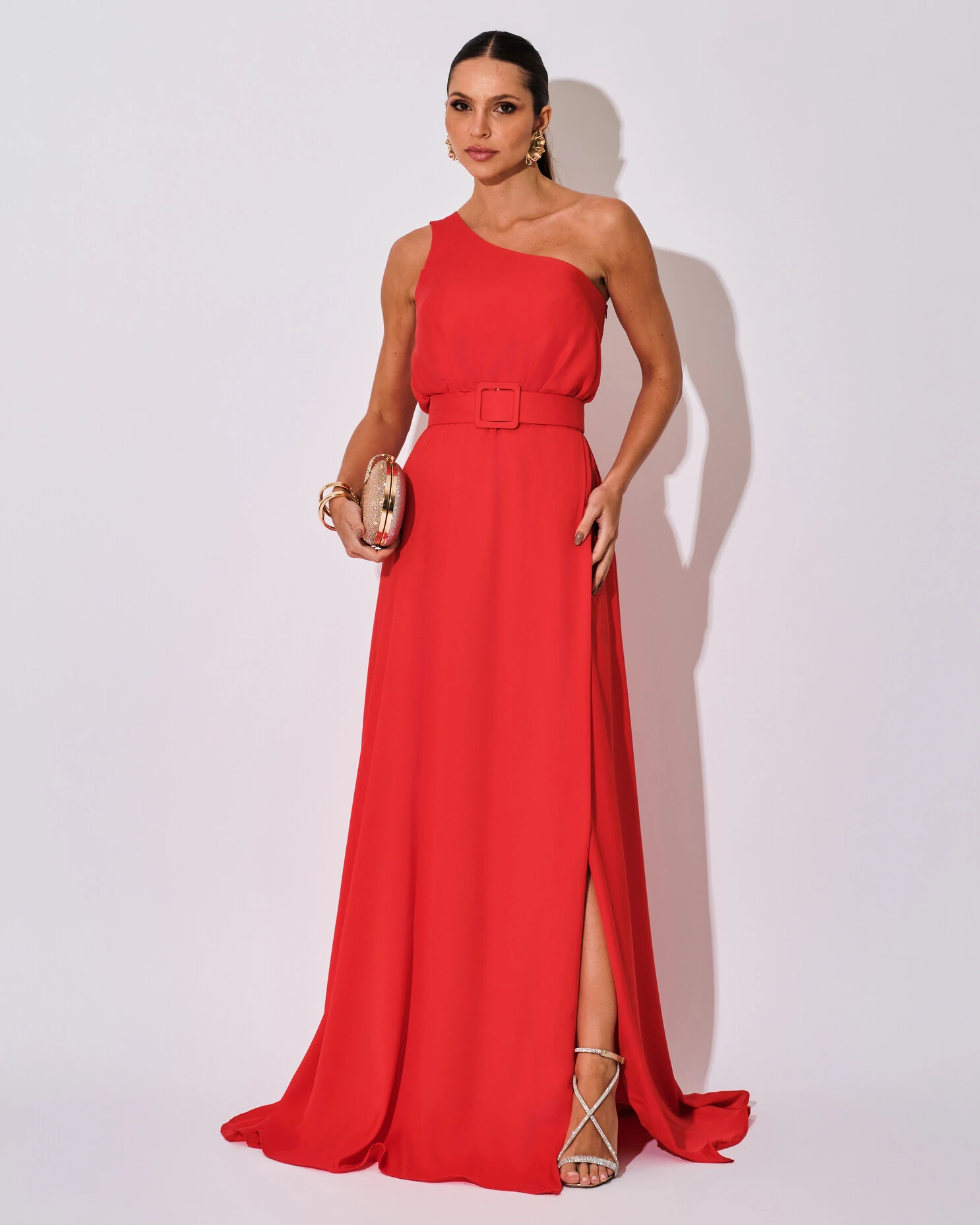 FotoVestido Longo um Ombro com Busto Blousê e Fenda Vermelho