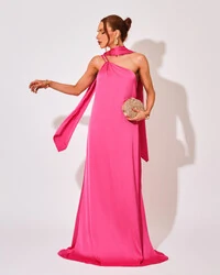 Vestido de Festa Longo em Cetim Fluido um Ombro Só Rosa