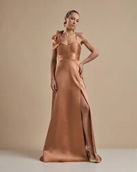 Vestido de Festa Longo em Zibeline com Laço Removível Mocha Mousse New