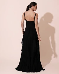 Vestido de Festa Longo Crepe Chiffon Alça Fina Saia Plissada com Babado Cascata Preto