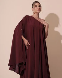 Vestido de Festa um Ombro com Capa Crepe Fluido Marsala