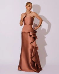 Vestido de Festa Longo Tomara que Caia Babado Cascata Mocha Mousse