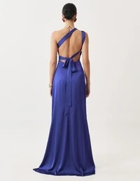 Vestido de Festa Longo Cetim Fluido Um Ombro Só Amarração Costas Azul Royal