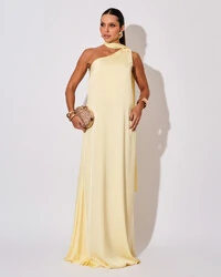 Vestido de Festa Longo Cetim Fluido Um Ombro Só Lenço Fixo Amarelo Manteiga
