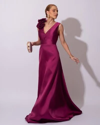 Vestido de Festa longo Zibeline Decote em V com Flores Removivel Fúcsia Beterraba