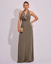 Vestido de Festa Longo com Decote Degagê Verde Oliva