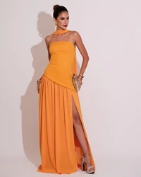 Vestido de Festa Longo Tomara que Caia Alfaiataria e Saia Crepe Chiffon e Lenço Laranja