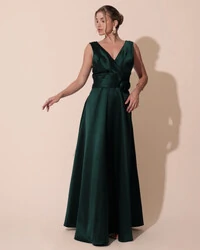 Vestido de Festa Longo Plus Size Zibeline Faixa e Flor Verde Escuro