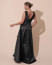 Vestido de Festa Longo Plus Size Zibeline Faixa e Flor Preto