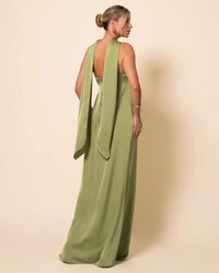 Vestido de Festa Longo em Cetim Fluido um Ombro Só com Lenço Verde Pistache