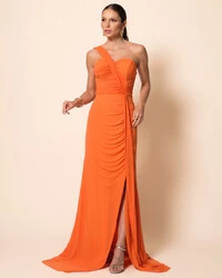 Vestido de Festa Longo Tule Tomara que Caia Faixa Detalhe Drapeado e Fenda Laranja