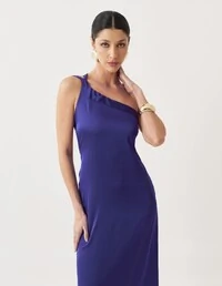 Vestido de Festa Longo Cetim Fluido Um Ombro Só Amarração Costas Azul Marinho