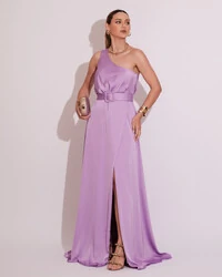 Vestido Longo um Ombro com Busto Blousê e Fenda Lilás