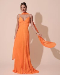 Vestido de Festa Longo Plissado Crepe Chiffon com Alça e Lenço Laranja