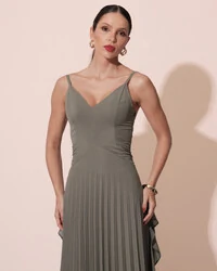 Vestido de Festa Longo Crepe Chiffon Alça Fina Saia Plissada com Babado Cascata Verde Oliva