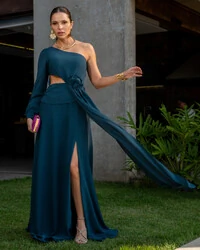 Vestido de Festa Longo um Ombro só com Manga Longa e Flor Verde