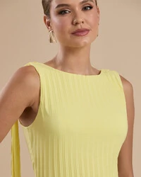 Vestido de Festa Longo Crepe Chiffon Plissado com Lenço nas Alças Amarelo Manteiga