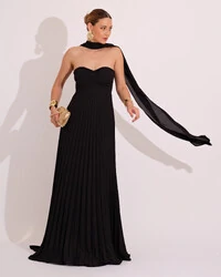 Vestido de Festa Longo Tomara que Caia Plissado com Lenço Preto