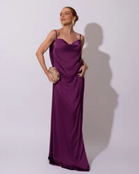 Vestido de Festa Longo Babado Costas Cetim Fluido e Fenda Roxo
