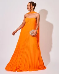 Vestido de Festa Longo Tomara que Caia Plissado com Lenço Laranja