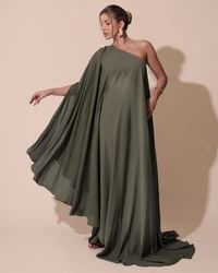 Vestido de Festa um Ombro com Capa Crepe Fluido Verde Oliva