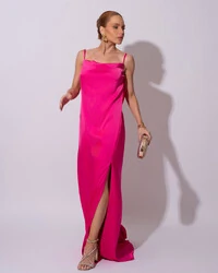 Vestido de Festa Longo Babado Costas Cetim Fluido e Fenda Pink