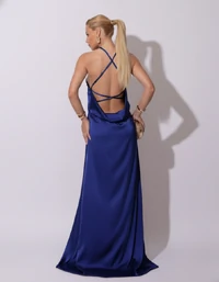 Vestido Longo de Cetim com Decote Triangular e Amarração nas Costas Degagê Azul Marinho