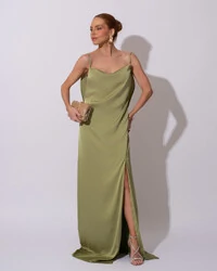 Vestido de Festa Longo Babado Costas Cetim Fluido e Fenda Verde Pistache