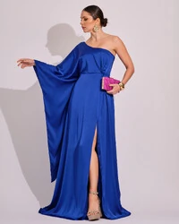 Vestido Longo de Cetim Fluido uma Manga e Detalhe Torcido Azul Royal