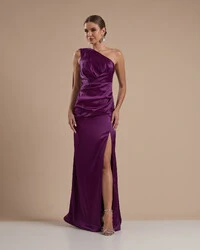 Vestido de Festa Longo Cetim Alfaiataria Um Ombro Só Drapeado com Lenço Roxo