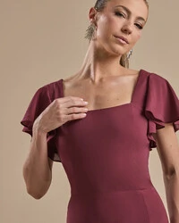Vestido de Festa Longo Crepe Chiffon Manga Babado e Fenda Marsala
