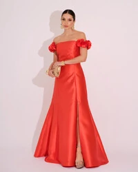 Vestido Longo de Festa Zibeline Ombro a Ombro com Flores e Fenda Laranja