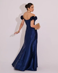 Vestido Longo de Festa Zibeline Ombro a Ombro com Flores e Fenda Azul Marinho
