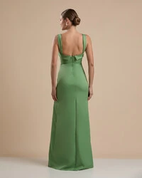 Vestido de Festa Longo Alfaiataria Decote Coração com Alças e Fenda Verde Matcha