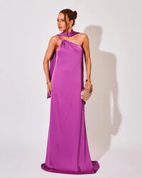 Vestido de Festa Longo em Cetim Fluido um Ombro Só com Lenço Fúcsia