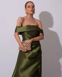 Vestido de Festa Longo Zibeline Ombro a Ombro Drapeado e Fenda Verde Oliva