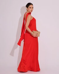 Vestido Longo de Festa Tomara que Caia Cetim com Lenço Vermelho