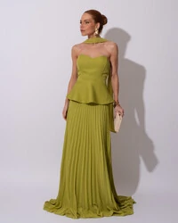 Vestido de Festa Longo Alfaiataria Tomara que Caia Saia Plissada e Lenço Verde Pistache