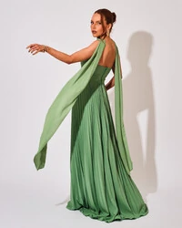 Vestido de Festa Longo Tomara que Caia Plissado com Lenço Verde Kiwi