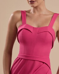 Vestido de Festa Longo Alfaiataria Decote Coração com Alças e Fenda Pink